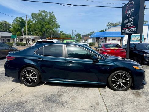 Used 2019 Toyota Camry SE w/ Convenience Package FWD image 3