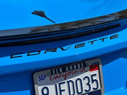 Used 2023 Chevrolet Corvette Stingray w/ Engine Appearance Package image 30