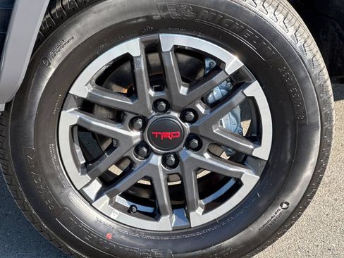 Used 2025 Toyota Tacoma TRD Sport AWD/4WD image 11