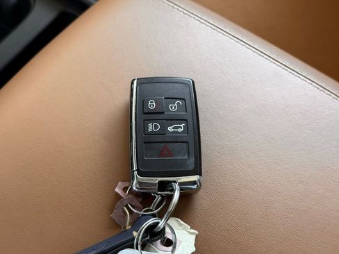 Used 2023 Land Rover Defender 130 First Edition image 74