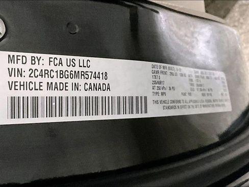 Used 2021 Chrysler Pacifica Touring-L image 17