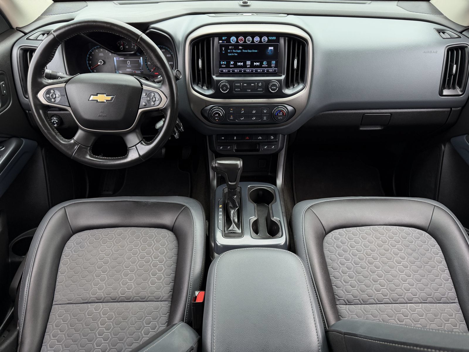 Used 2018 Chevrolet Colorado Z71 RWD image 12