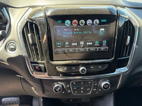 Used 2019 Chevrolet Traverse LT w/ LT Premium Package AWD/4WD image 12