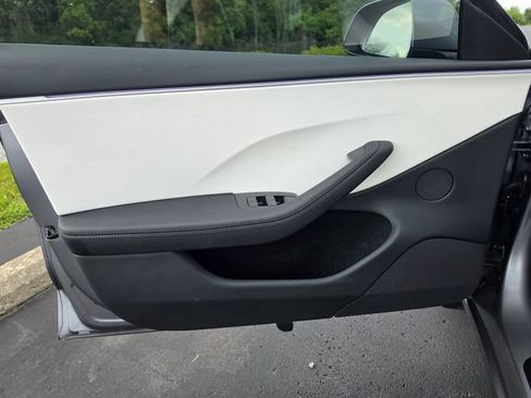 Used 2025 Tesla Model 3 Long Range AWD/4WD image 27