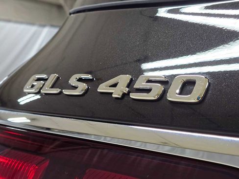 New 2026 Mercedes-Benz GLS 450 4MATIC image 16