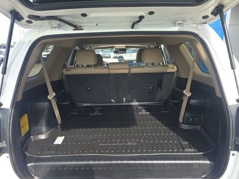 Used 2022 Toyota 4Runner SR5 Premium w/ Moonroof Package RWD image 38