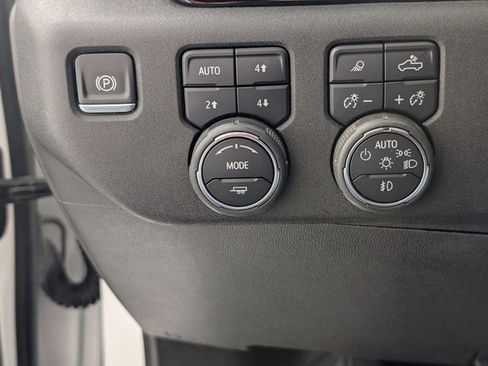 Used 2024 Chevrolet Silverado 2500 LTZ image 15