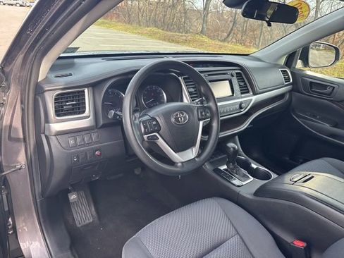 Used 2019 Toyota Highlander LE image 40