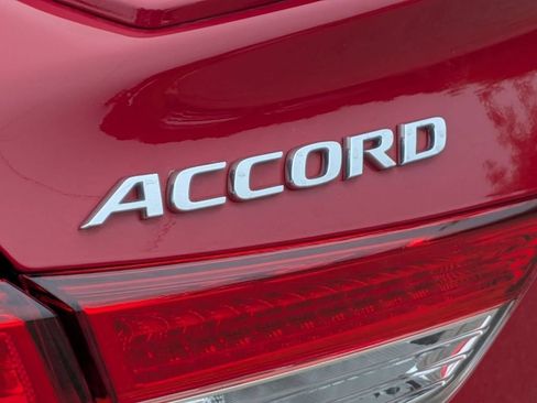Used 2019 Honda Accord Sport image 10