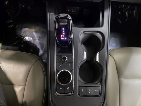 Used 2021 Cadillac XT4 Premium Luxury image 19