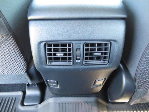 Used 2019 Toyota 4Runner SR5 AWD/4WD image 8