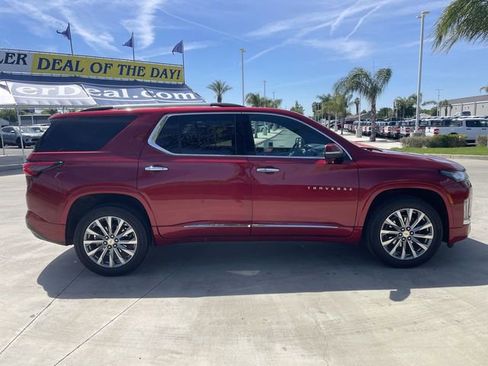 Used 2023 Chevrolet Traverse Premier image 9