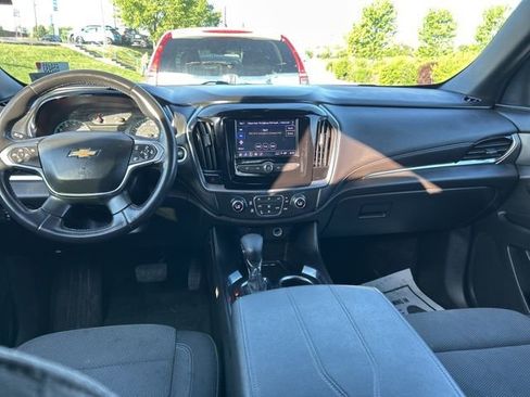Used 2022 Chevrolet Traverse LT AWD/4WD image 5