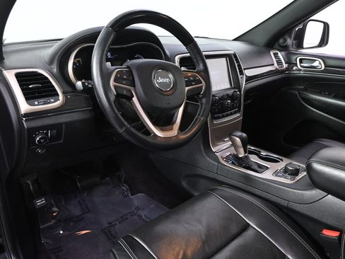 Used 2017 Jeep Grand Cherokee Overland AWD/4WD image 11