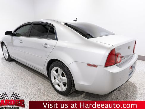Used 2010 Chevrolet Malibu LS FWD image 3