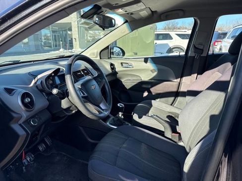 Used 2013 Chevrolet Sonic LT image 10
