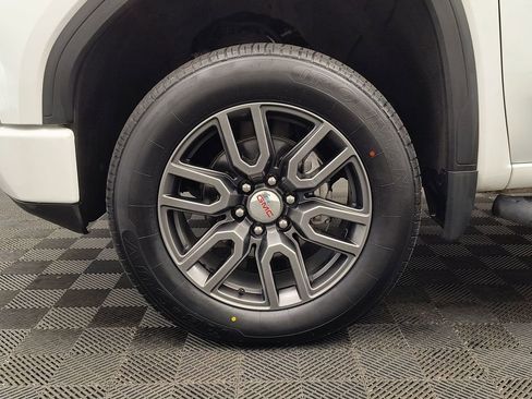 Used 2021 GMC Sierra 1500 AT4 w/ AT4 Value Package AWD/4WD image 11
