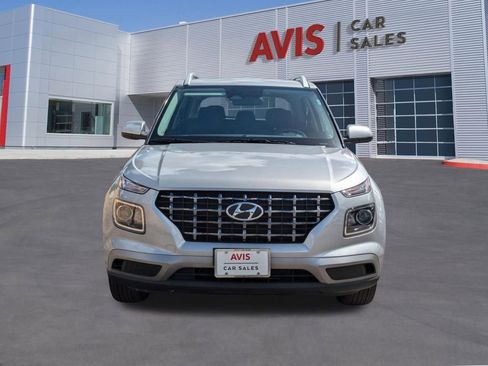 Used 2025 Hyundai Venue SEL image 2