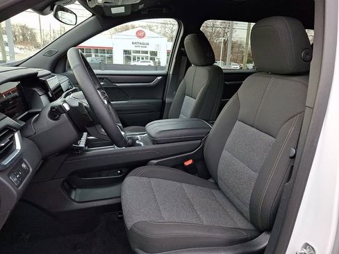 Used 2025 GMC Acadia Elevation image 15