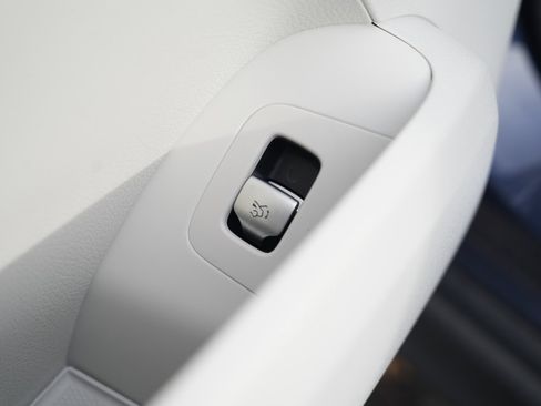 Used 2023 Mercedes-Benz EQE 500 4MATIC SUV image 30