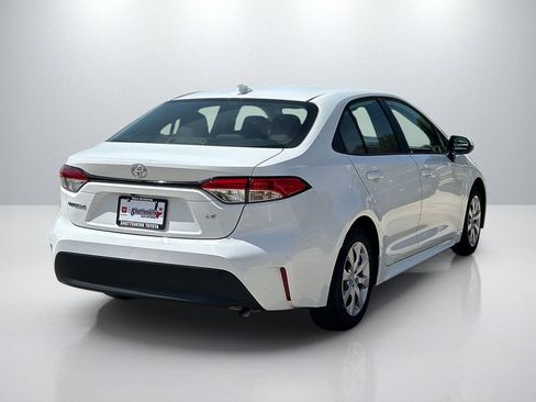 Used 2025 Toyota Corolla LE image 5