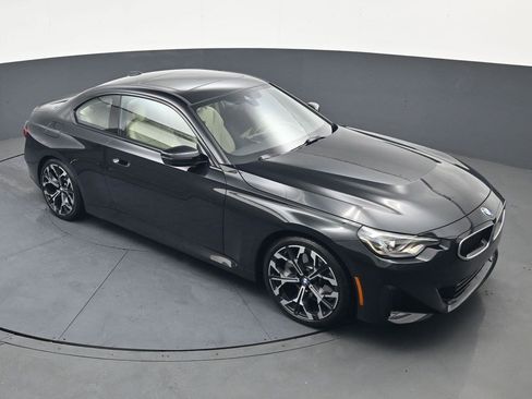 Used 2025 BMW 230i Coupe w/ Premium Package RWD image 18