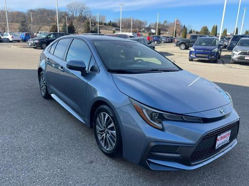 Used 2021 Toyota Corolla SE image 2