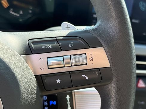 Used 2025 Hyundai Sonata SEL FWD image 17