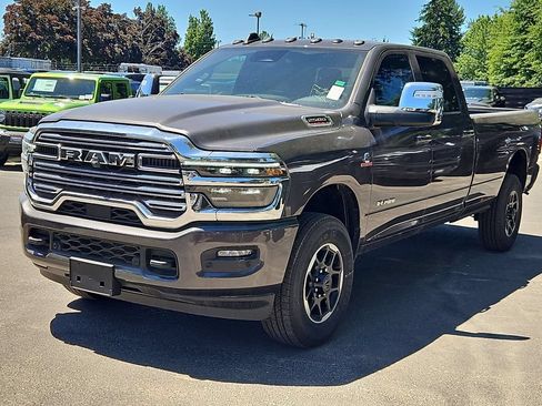 New 2026 RAM 2500 Laramie AWD/4WD image 3