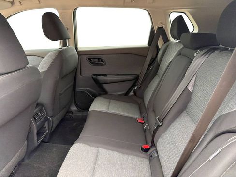 Used 2021 Nissan Rogue S FWD image 11