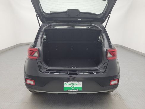 Used 2025 Hyundai Venue SEL FWD image 29