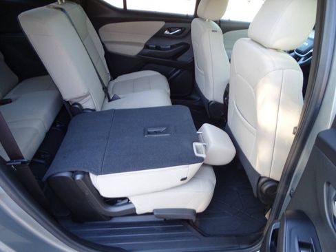 Used 2023 Chevrolet Traverse AWD LS w/ Safety Package image 40