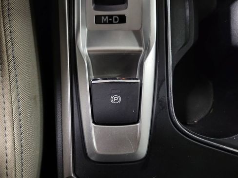 Used 2019 Subaru Ascent Premium image 16