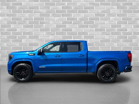 Used 2022 GMC Sierra 1500 Elevation w/ LPO, Elevation Black Package AWD/4WD image 2