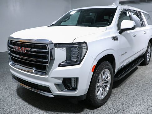 Used 2023 GMC Yukon XL SLT w/ SLT Luxury Package AWD/4WD image 37