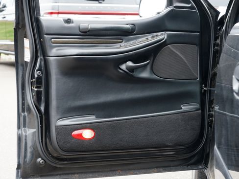 Used 2002 Lincoln Blackwood image 15