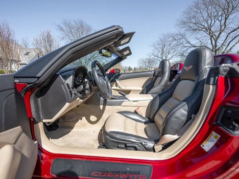 Used 2007 Chevrolet Corvette Convertible w/ Preferred Equipment Group RWD image 27