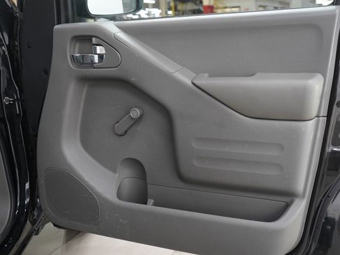 Used 2019 Nissan Frontier S image 9