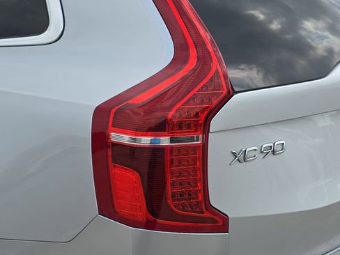 Used 2021 Volvo XC90 T5 Momentum w/ Protection Package Premier FWD image 36