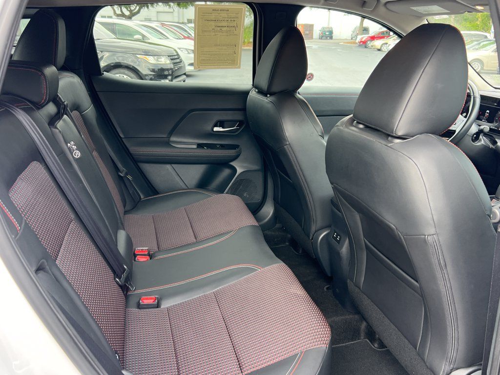 Used 2025 Nissan Kicks SR FWD image 13