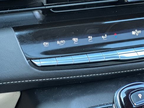 Certified 2024 Cadillac Escalade Premium Luxury image 28