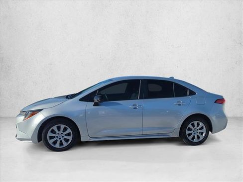 Certified 2022 Toyota Corolla LE FWD image 4