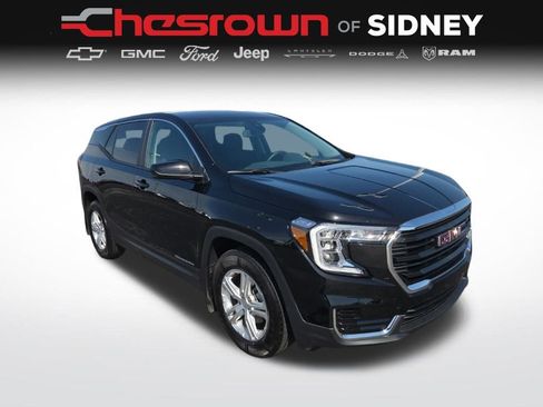 Used 2024 GMC Terrain SLE image 3