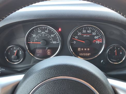 Used 2015 Jeep Wrangler Unlimited Rubicon AWD/4WD image 20