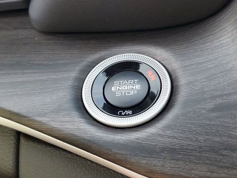 New 2025 Jeep Grand Cherokee L Limited w/ Luxury Tech Group II image 12