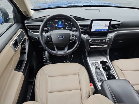 Used 2020 Ford Explorer XLT w/ Equipment Group 202A image 10