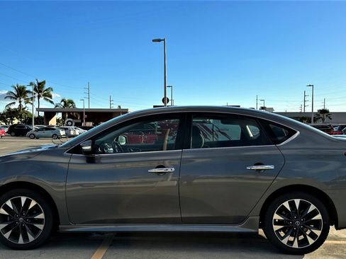 Used 2019 Nissan Sentra SR FWD image 2