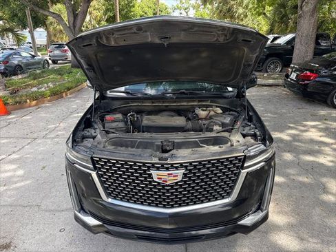 Used 2021 Cadillac Escalade ESV Premium Luxury w/ LPO, Illumination Package AWD/4WD image 30