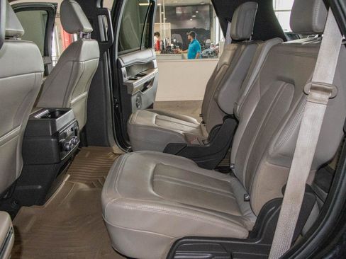 Used 2021 Ford Expedition Limited RWD image 15