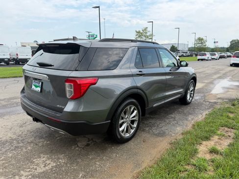 Used 2023 Ford Explorer XLT w/ Equipment Group 202A AWD/4WD image 5